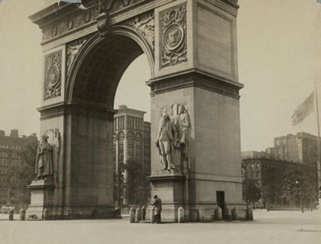 The arch in 1919